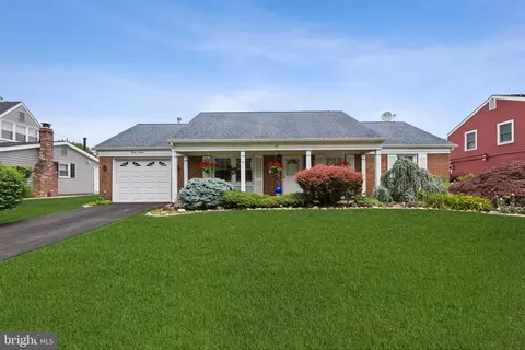 37 Northgate Ln, Willingboro, NJ 08046