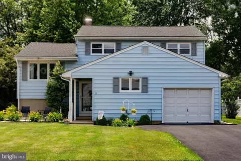 22 Vine Way, Bordentown, NJ 08505