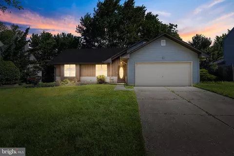 28 Winterset Ln, Marlton, NJ 08053