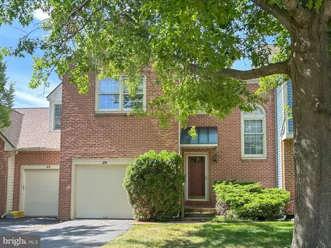 24 Dorset Dr, Medford, NJ 08055
