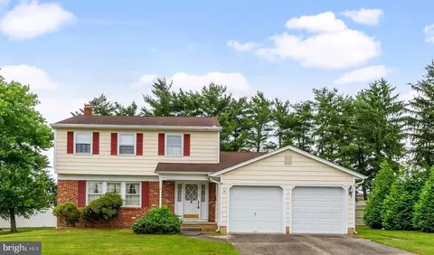 9 Everington Rd, Marlton, NJ 08053