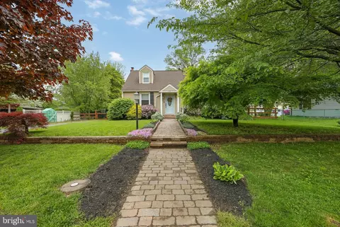210 Peachtree St, Delanco, NJ 08075