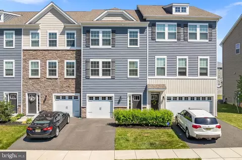 38 Rome Way, Mount Laurel, NJ 08054