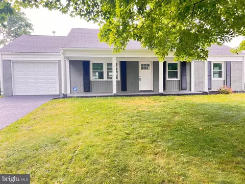 11 Garrison Cir, Willingboro, NJ 08046