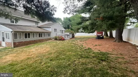 Exterior - 239 Split Rail Ct, Delran, NJ 08075 photo 6 of 8