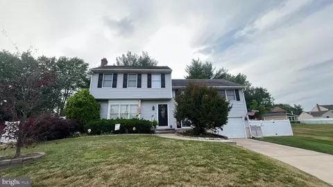 Exterior - 239 Split Rail Ct, Delran, NJ 08075 photo 2 of 8
