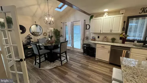 Entry Way - 239 Split Rail Ct, Delran, NJ 08075 photo 8 of 23