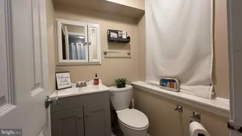 Entry Way - 239 Split Rail Ct, Delran, NJ 08075 photo 20 of 23