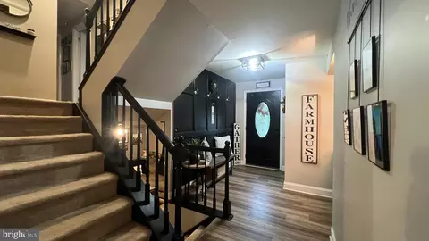 Entry Way - 239 Split Rail Ct, Delran, NJ 08075 photo 2 of 23