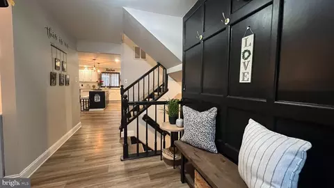 Entry Way - 239 Split Rail Ct, Delran, NJ 08075 photo 1 of 23