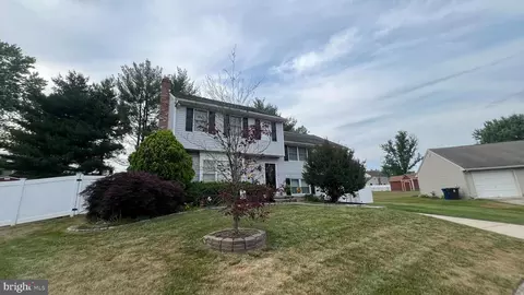 239 Split Rail Ct, Delran, NJ 08075