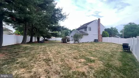 Exterior - 239 Split Rail Ct, Delran, NJ 08075 photo 7 of 8