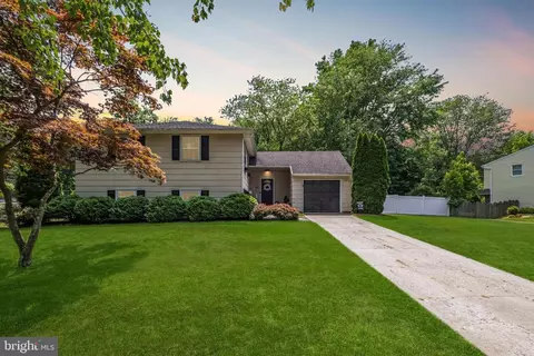 9 Evergreen Trl, Medford, NJ 08055