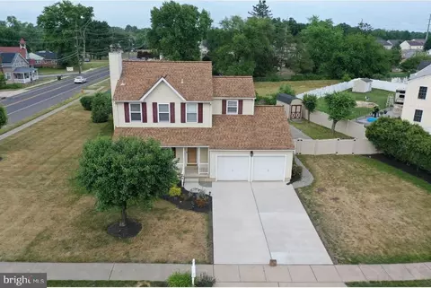 1 Grayson Pl, Burlington, NJ 08016