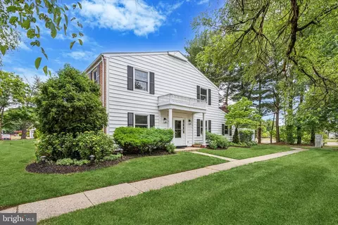 204 Rockland Dr, Willingboro, NJ 08046