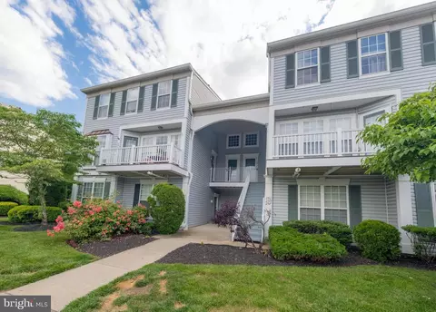 255 Rosebay Ct, Delran, NJ 08075