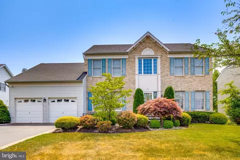 42 Brooks Rd, Moorestown, NJ 08057