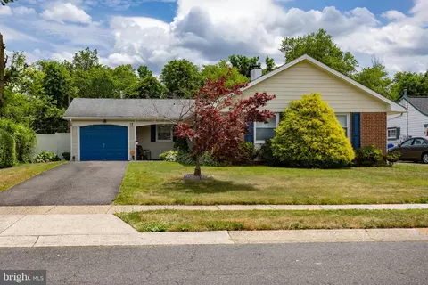 12 Buckingham Dr, Willingboro, NJ 08046