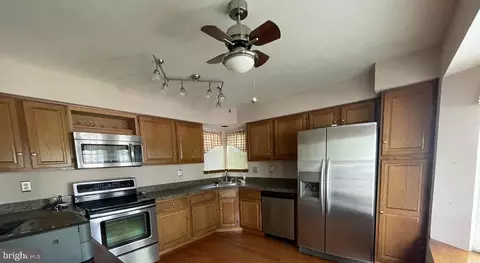 Kitchen - 6 Witherod Ct, Mount Laurel, NJ 08054 photo 2 of 2