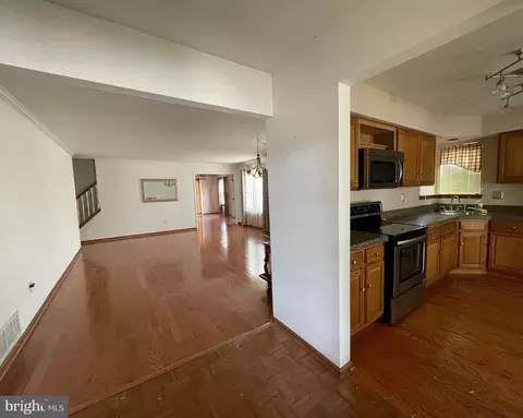 Entry Way - 6 Witherod Ct, Mount Laurel, NJ 08054 photo 1 of 3
