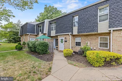 2163 Harbour Dr, Palmyra, NJ 08065