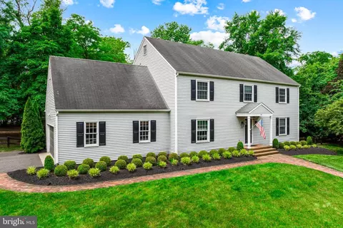 58 Cove Rd, Moorestown, NJ 08057