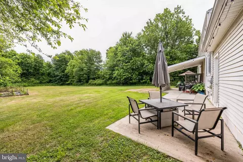 Exterior - 2192 Hedding Rd, Columbus, NJ 08022 photo 3 of 5