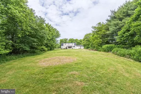 Exterior - 2192 Hedding Rd, Columbus, NJ 08022 photo 5 of 5