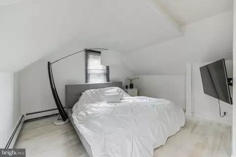 Bedroom - 2192 Hedding Rd, Columbus, NJ 08022 photo 4 of 5