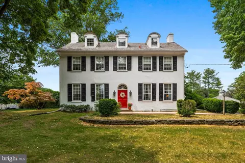 301 Arbor Rd, Cinnaminson, NJ 08077