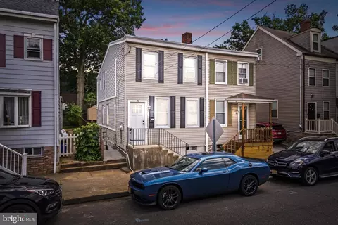 50 Elizabeth St, Bordentown, NJ 08505
