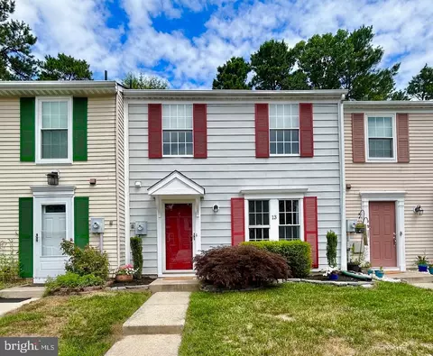 13 Dorchester Cir, Marlton, NJ 08053