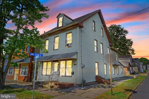 228 Broad St, Beverly, NJ 08010