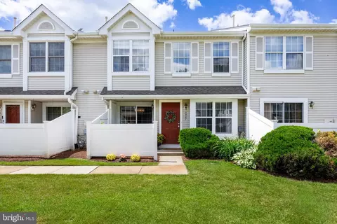 3507 Fenwick La, Mount Laurel, NJ 08054