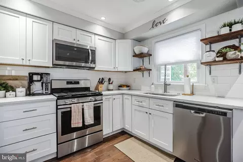 10 E Sutton Ave, Moorestown, NJ 08057 photo 16