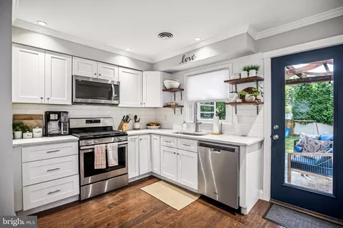 10 E Sutton Ave, Moorestown, NJ 08057 photo 17