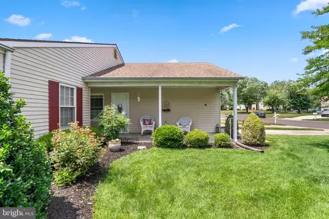 Exterior - 13 E Berwin Way, Mount Laurel, NJ 08054 photo 2 of 6