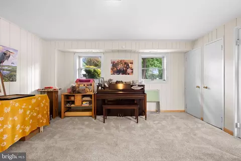 Entry Way - 101 Wayne Dr, Cinnaminson, NJ 08077 photo 6 of 8