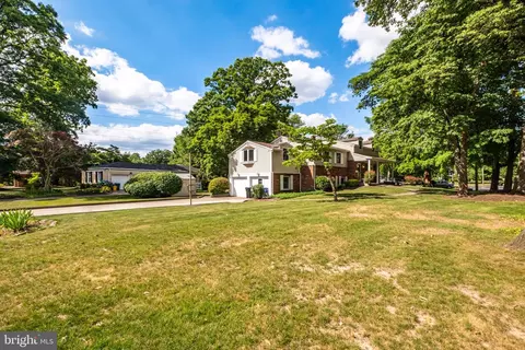 Exterior - 101 Wayne Dr, Cinnaminson, NJ 08077 photo 5 of 14