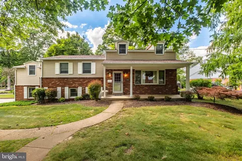 101 Wayne Dr, Cinnaminson, NJ 08077
