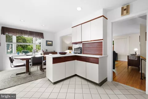 Kitchen - 101 Wayne Dr, Cinnaminson, NJ 08077 photo 2 of 8