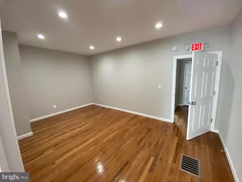 Living - 117 E Broad St, Palmyra, NJ 08065 photo 2 of 3