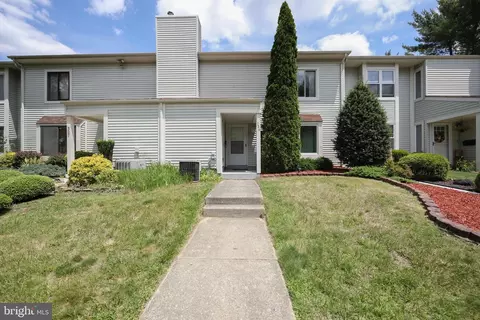 326 Hawthorne St, Marlton, NJ 08053