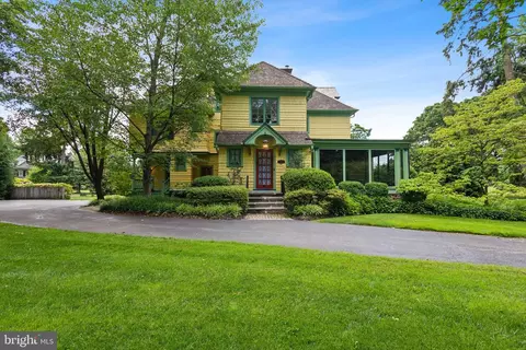 805 Thomas Ave, Riverton, NJ 08077
