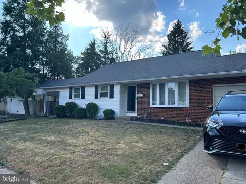 803 Edgewood Ave, Delran, NJ 08075
