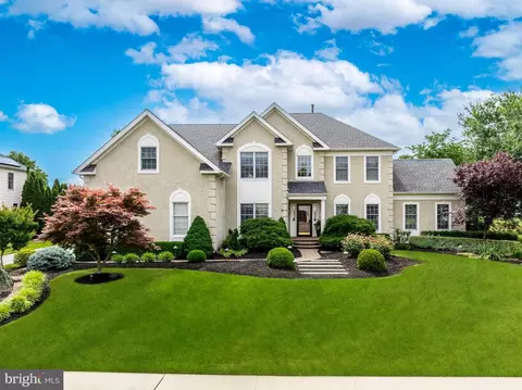 117 Country Club Dr, Moorestown, NJ 08057