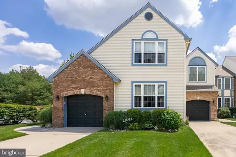 33 Summerhill Ln, Medford, NJ 08055