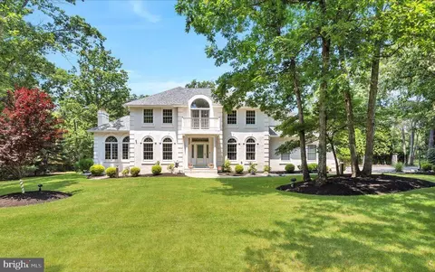 8 Fox Hill Dr, Southampton, NJ 08088