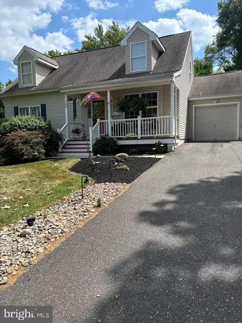 168 Fairfax Dr, Cinnaminson, NJ 08077