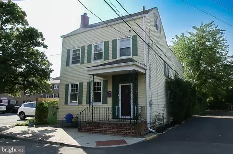 11 E Church St, Bordentown, NJ 08505